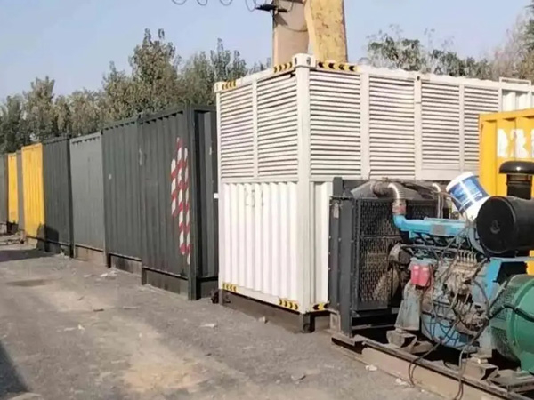 兰考200KW柴油发电机机组每小时油耗是多少?